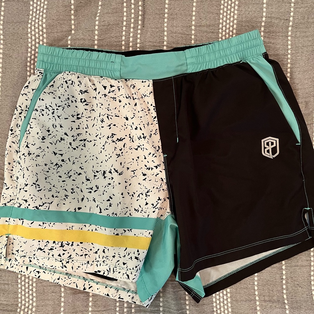 Born Primitive 7” men’s shorts size medium